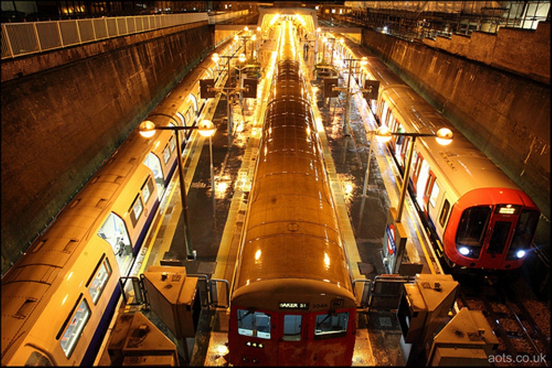 uxbridge underground trains